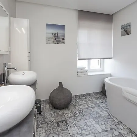 L'escale De 3* Broglie